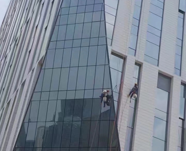 幕墙高空清洁保养