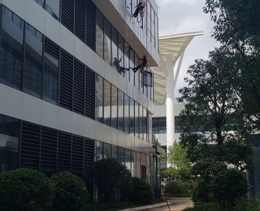 幕墙高空清洁保养