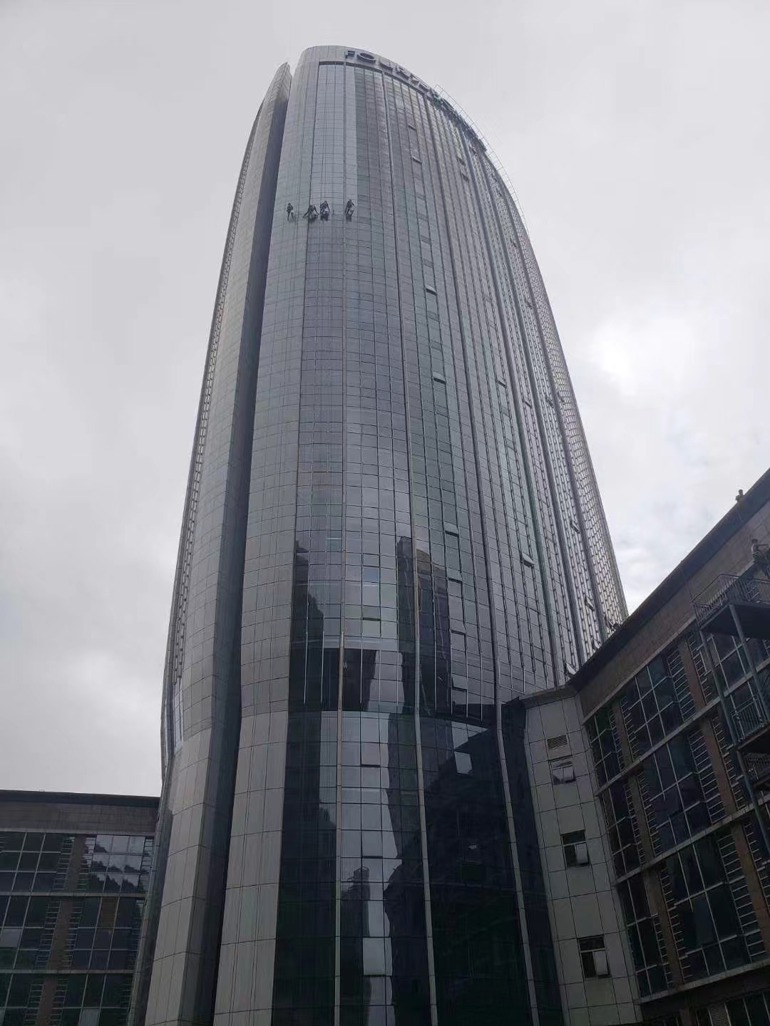 幕墙高空清洁保养