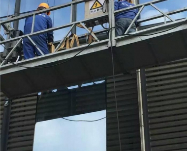 更换幕墙玻璃工程