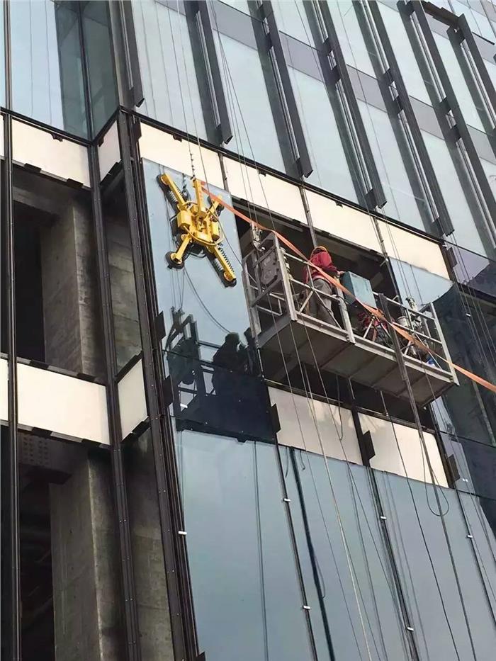 更换幕墙玻璃工程