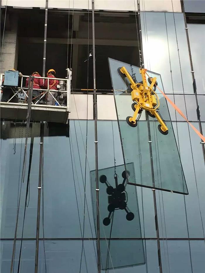 更换幕墙玻璃工程