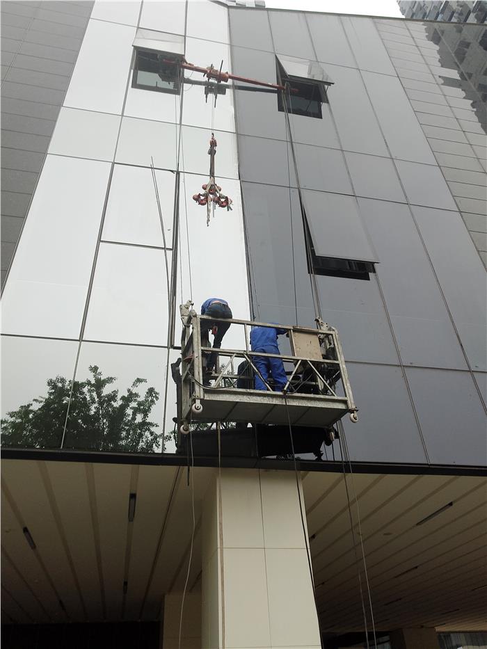 更换幕墙玻璃工程